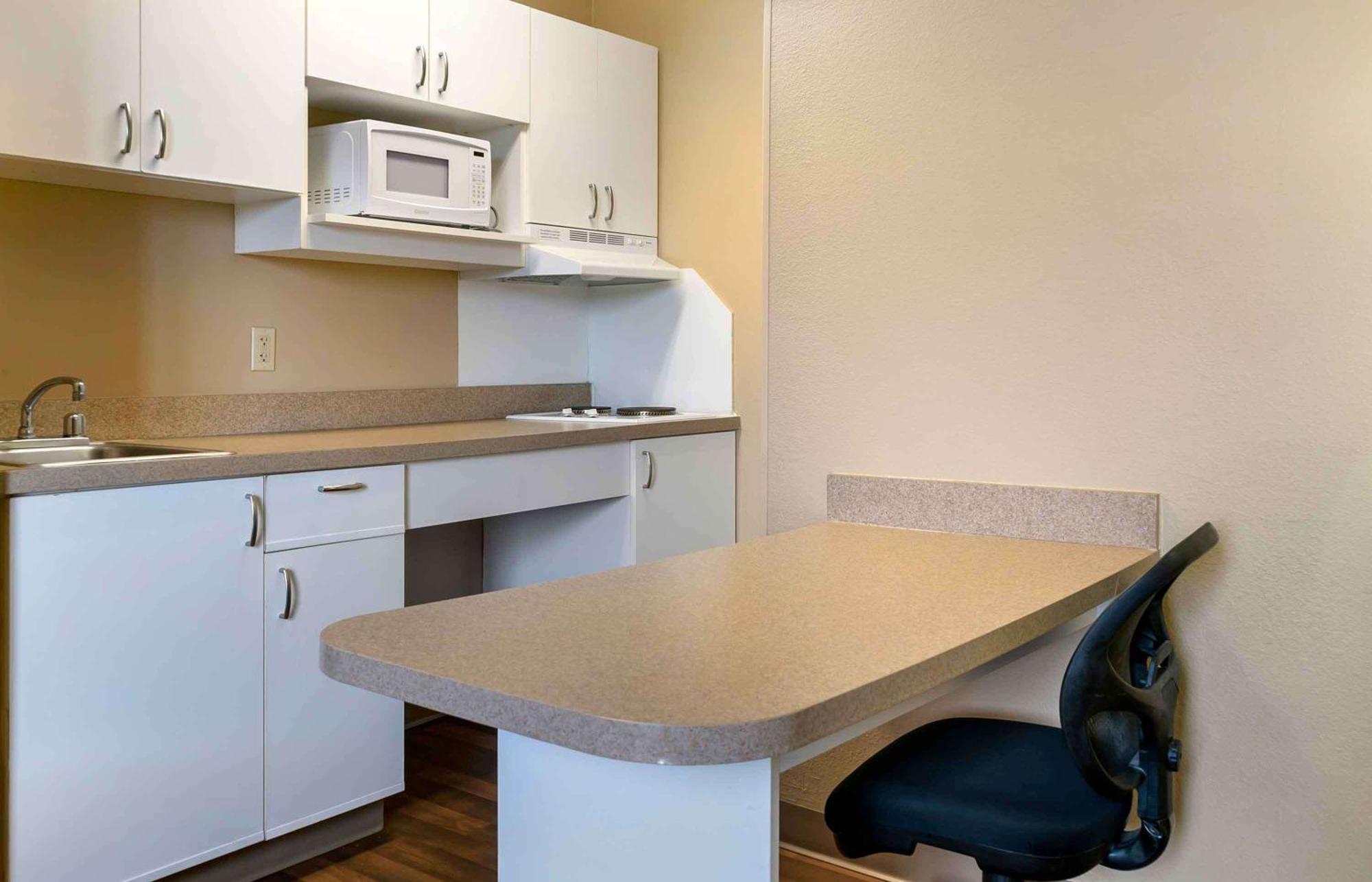 Extended Stay America Suites - Detroit - Madison Heights Exterior photo