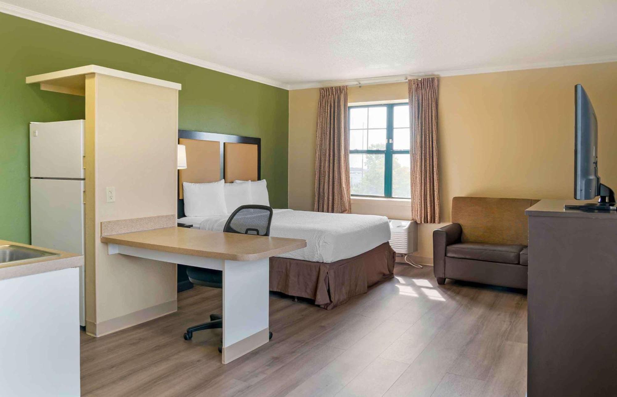Extended Stay America Suites - Detroit - Madison Heights Exterior photo