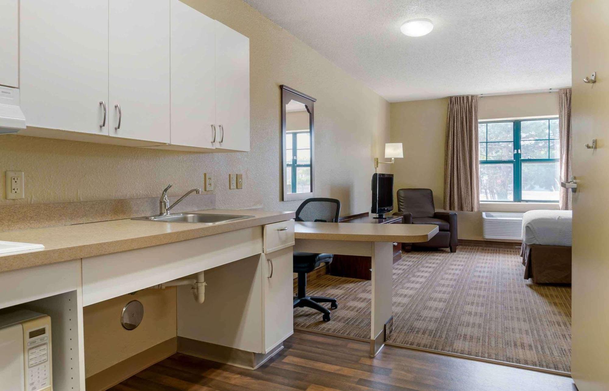 Extended Stay America Suites - Detroit - Madison Heights Exterior photo